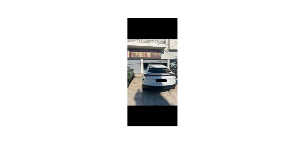 Πανοραμική λήψη VW Golf στο συνεργείο Fotopoulos Fotis Auto Service.