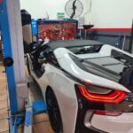 BMW σε ανυψωτικό όχημα