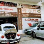 Κλασικό VW Beetle και άλλα αυτοκίνητα στο συνεργείο LOMIOS TUNING