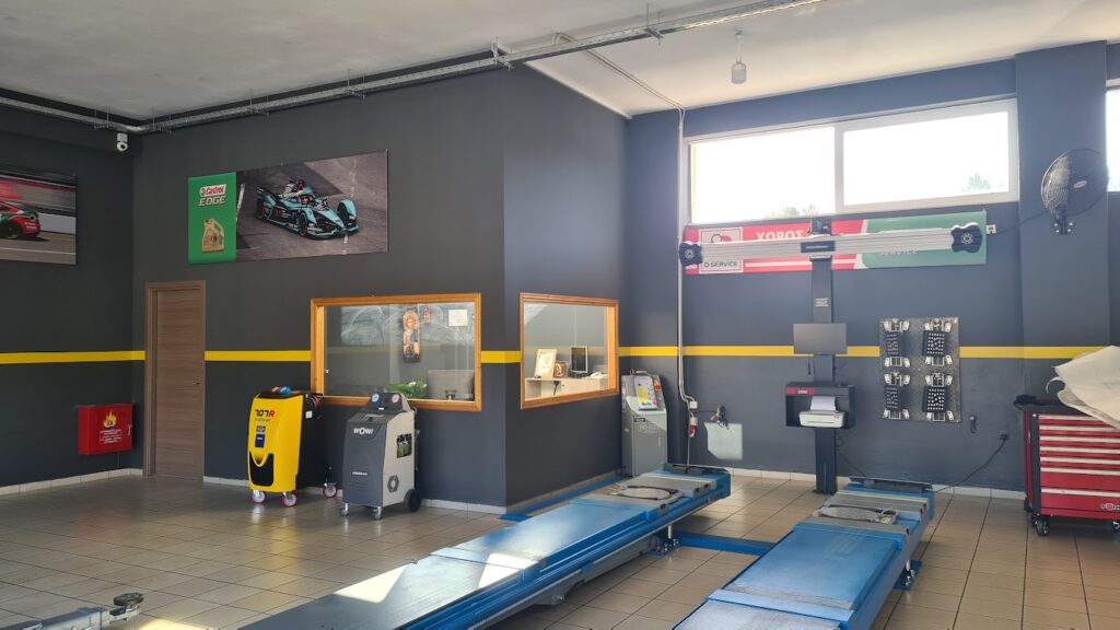 Σύγχρονα εργαλεία και εξοπλισμός στο Auto Time Service Center