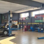 Άποψη συνεργείου αυτοκινήτων στο Auto Time Service Center