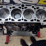 Κινητήρας αυτοκινήτου σε διάγνωση στο DS Auto Technical Service, εξειδικευμένο συνεργείο αυτοκινήτων στο Ίλιον.