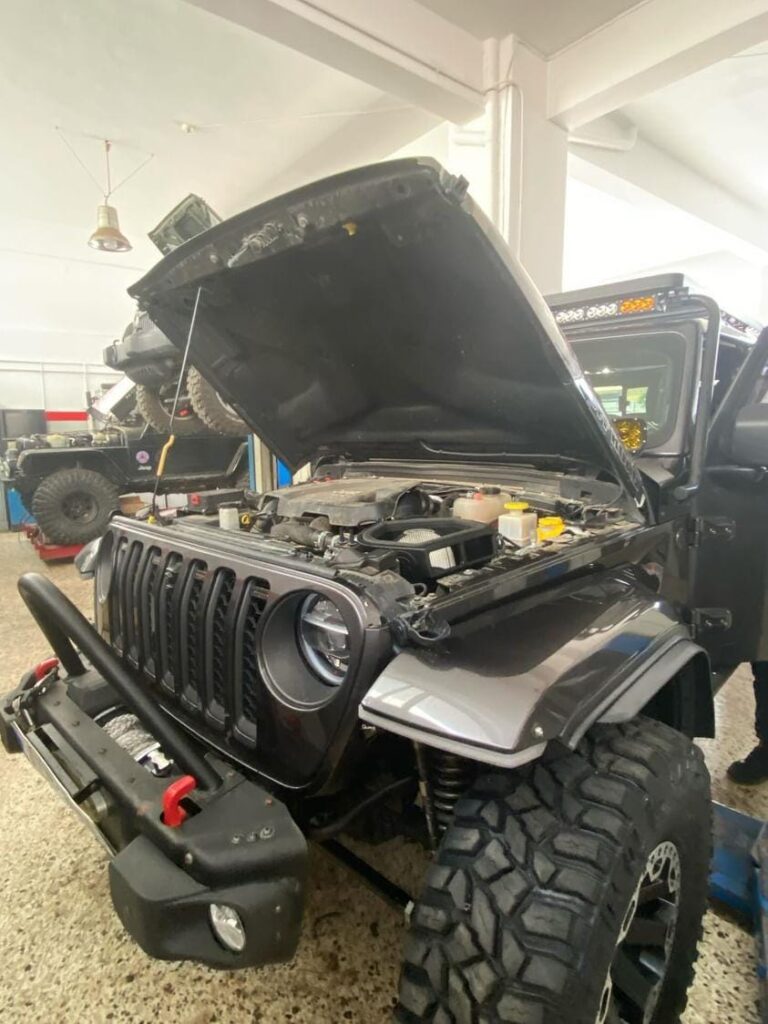 Jeep 4x4 στο συνεργείο AutoFit Γαιτάνος στη Νέα Αλικαρνασσό, Ηράκλειο Κρήτης