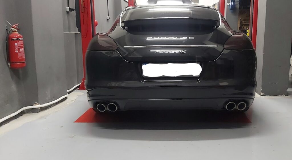 Συντήρηση Porsche στο DIVO ENGINEERING, συνεργείο στη Δάφνη