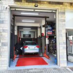 Συνεργείο αυτοκινήτων DIVO ENGINEERING στη Δάφνη με Audi στο χώρο εργασίας