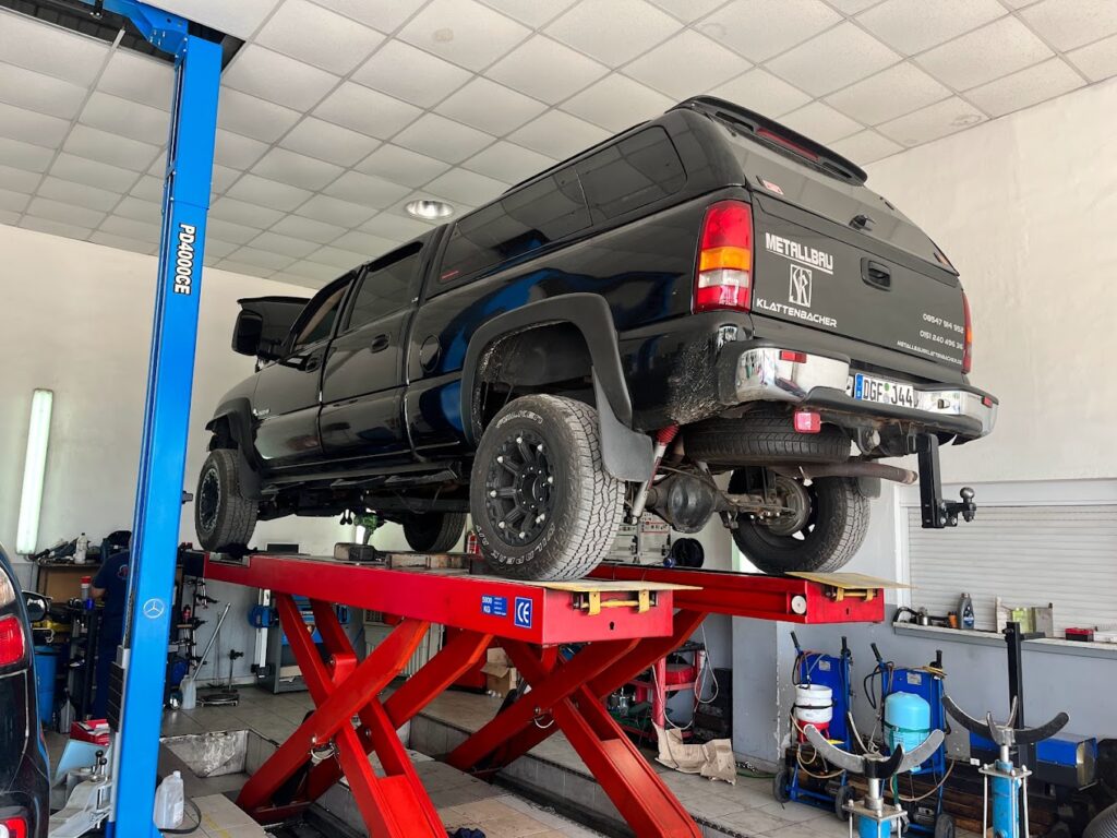 Τζιπ σε ανύψωση στο GTservice Center Ηγουμενίτσα