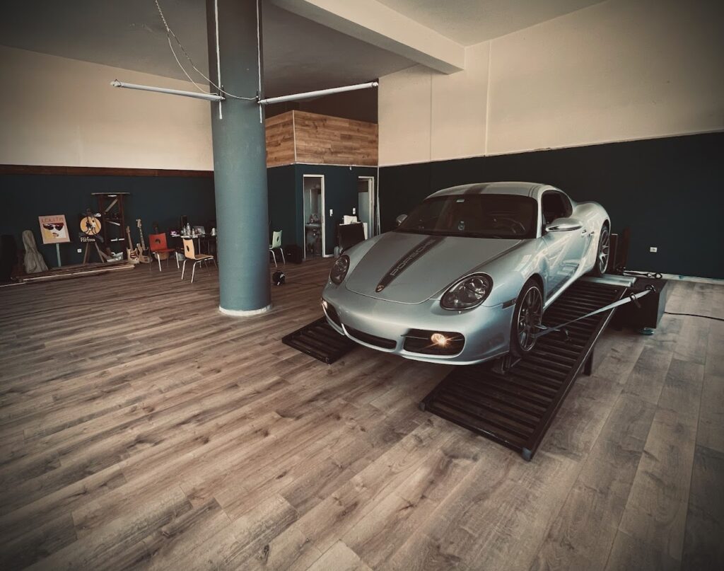 Porsche σε διαδικασία δυναμομέτρησης στο DMS TUNED