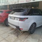 Range Rover Sport λευκό σε εξειδικευμένο συνεργείο Land Rover στην Ηλιούπολη.