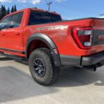 Κόκκινο Ford F-150 Raptor στο συνεργείο American Quality Service στην Αθήνα.