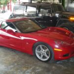 Κόκκινη Pontiac στο συνεργείο American Quality Service στην Αθήνα.
