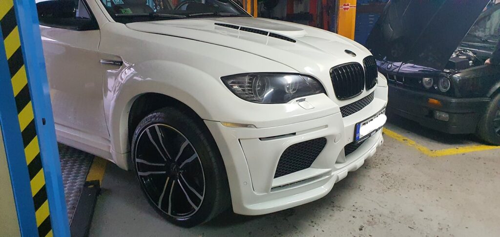 BMW X5 στο συνεργείο Overlimits Techniques στο Ίλιον.
