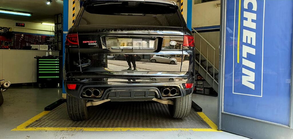 BMW SUV στο συνεργείο αυτοκινήτων Overlimits Techniques Ίλιον.