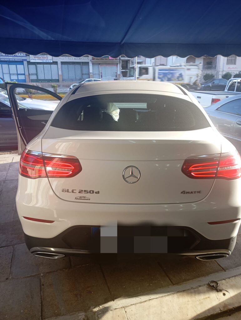 Mercedes-Benz GLC 220d σε εξειδικευμένο συνεργείο στο Κερατσίνι