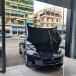 Renault σε συντήρηση στο συνεργείο Automotive Repair στην περιοχή Πατήσια.