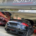 Μαύρο Audi μπροστά από το συνεργείο Fasterzone στον Κορυδαλλό